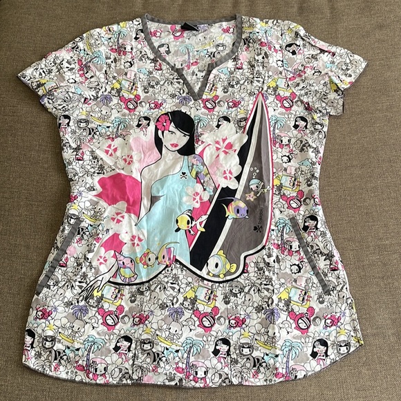 💰3 items for $25 🏷 Tokidoki by Koi Surfer multi print Kiki Scrub Top sz S - Picture 2 of 16
